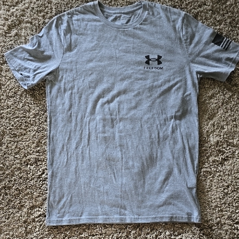 Under Armour Men's Gray T-Shirt